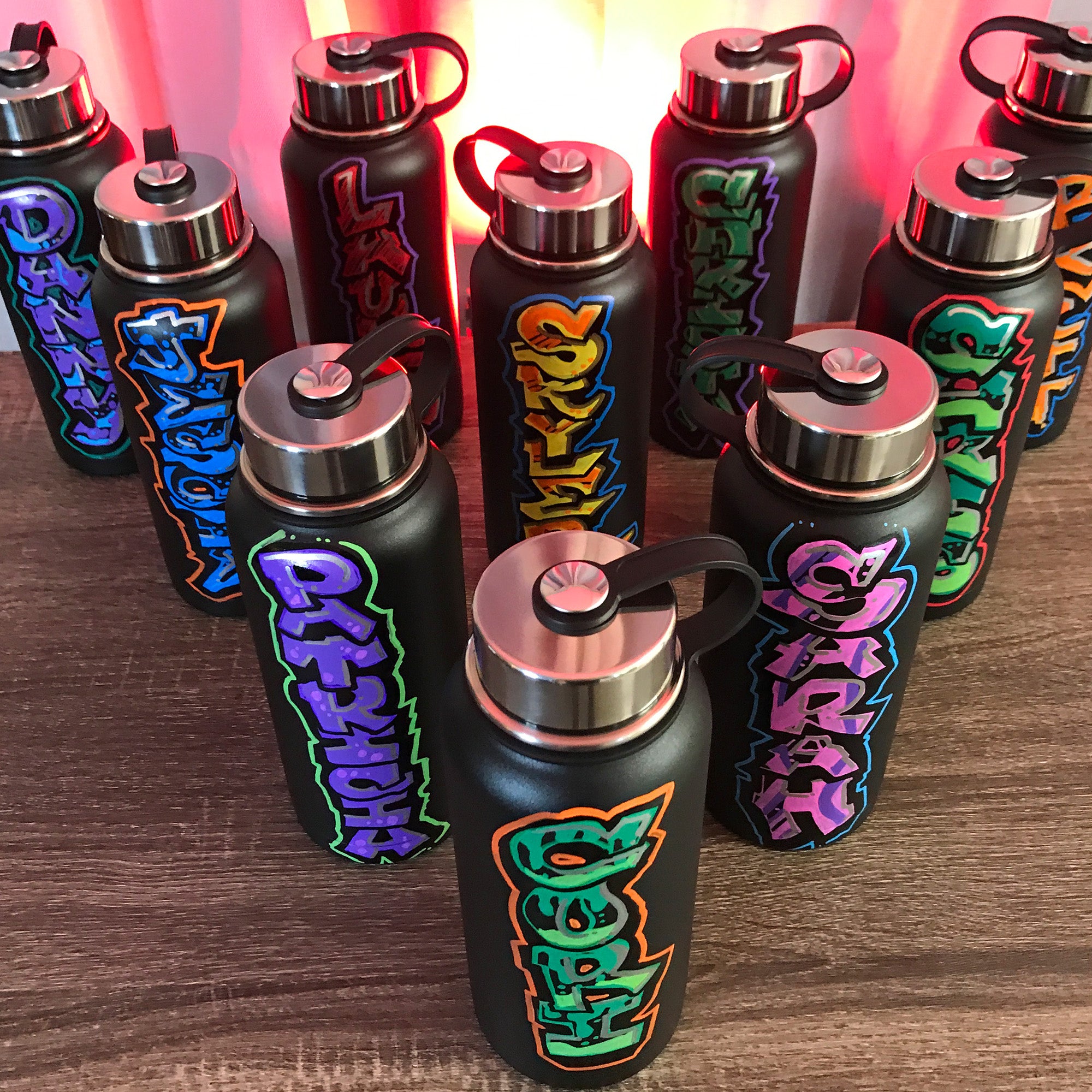 https://www.theprintshopcorner.com/cdn/shop/products/GraffitiPersonalizedWaterBottles_2000x.jpg?v=1625009293